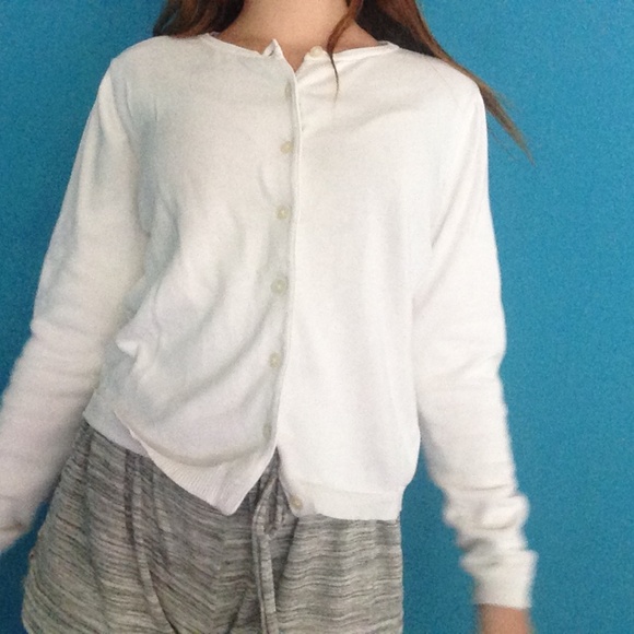 White GAP cardigan - Picture 2 of 2